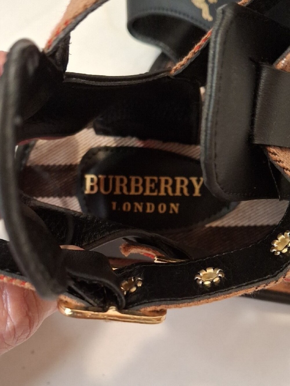 Burberry London Multicolor Plaid Women's Sandals with Logo Straps And Buckles - Picture 6 of 14